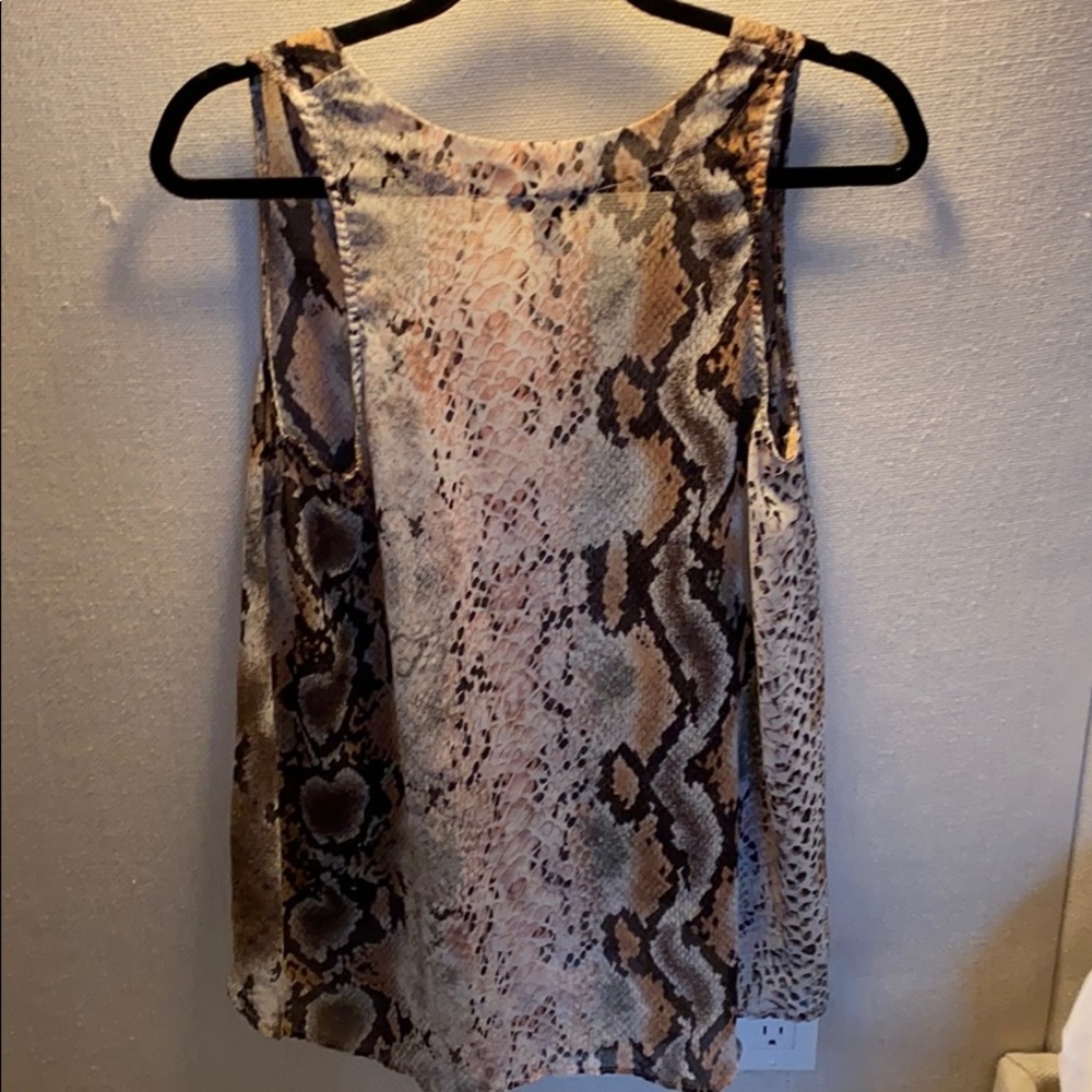 Blouse - Picture 2 of 3